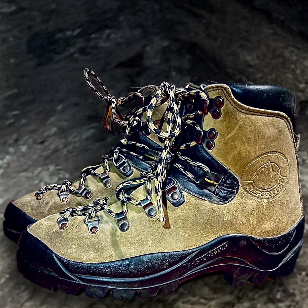 Woman’s La Sportiva MAKALU Leather Mountaineering Boot size 41 (9.5W)